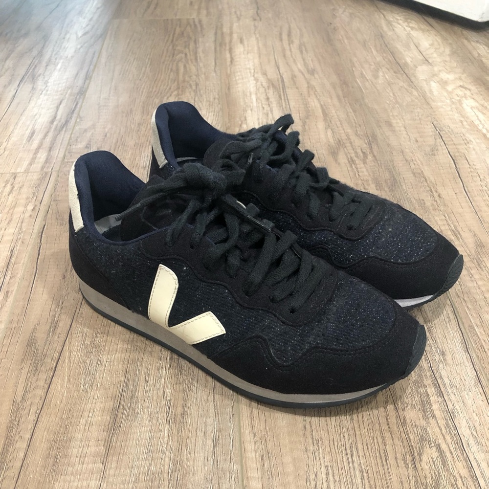 Veja Rio Branco Flannel & Suede Runner Sneakers in Navy